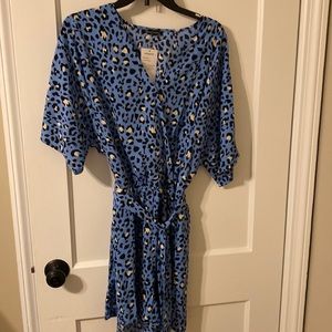Pretty garden Blue Leopard Short Sleeve Romper Size XL